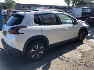 Peugeot 2008 1.2 12V e-THP PureTech 110 Vehículo de desguace (2017, Blanco)