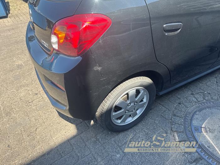Mitsubishi Space Star 1.0 12V Vehículo de desguace (2017, Negro)