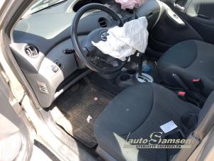 Toyota Yaris 1.3 16V VVT-i Vehículo de desguace (2005, Gris)