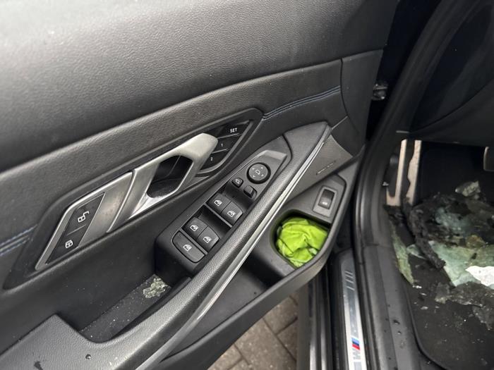 BMW 3-Serie Schrottauto (2019, Schwarz)