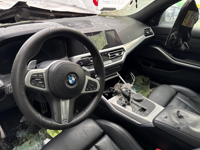 BMW 3-Serie Schrottauto (2019, Schwarz)