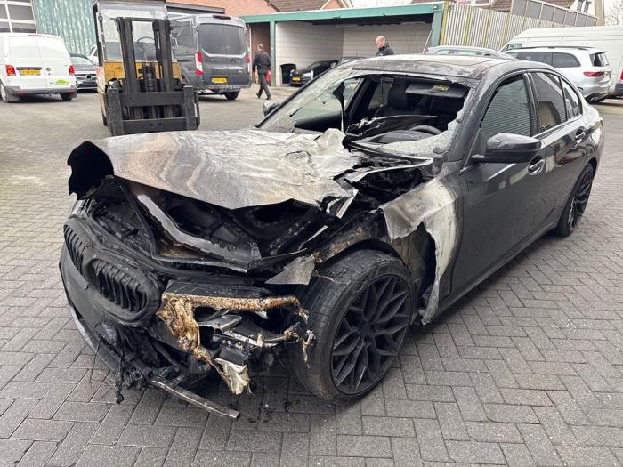 BMW 3-Serie Schrottauto (2019, Schwarz)