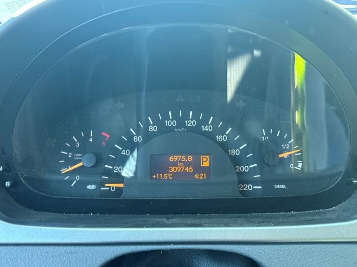 Mercedes Viano 3.0 CDI V6 24V Unfallauto (2006, Granit)