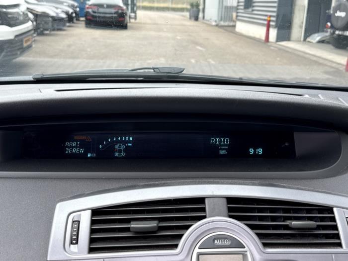 Renault Scénic II 2.0 16V Skadat fordon (2007, GRIJS)