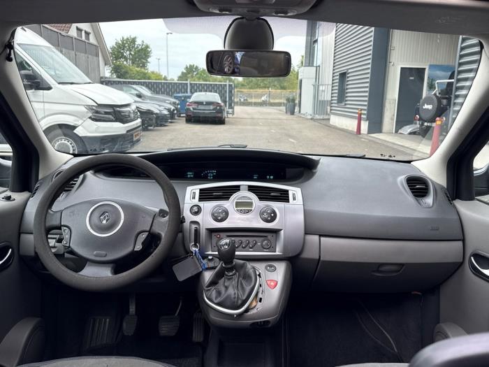 Renault Scénic II 2.0 16V Skadat fordon (2007, GRIJS)