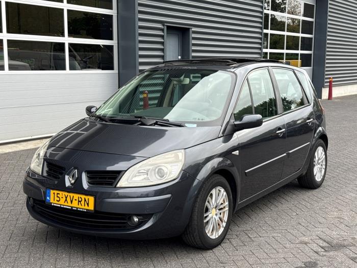 Renault Scénic II 2.0 16V Skadat fordon (2007, GRIJS)