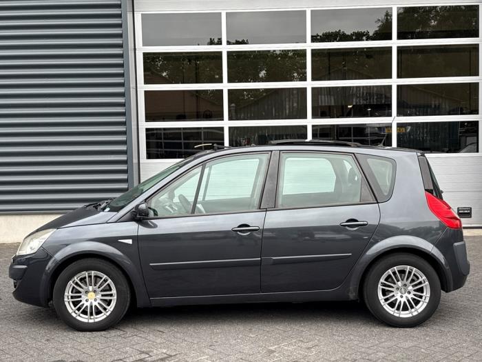 Renault Scénic II 2.0 16V Skadat fordon (2007, GRIJS)