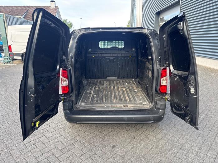 Peugeot Partner 1.5 BlueHDi 75 Skadat fordon (2019, ZWART)