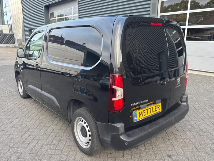 Peugeot Partner 1.5 BlueHDi 75 Skadat fordon (2019, ZWART)