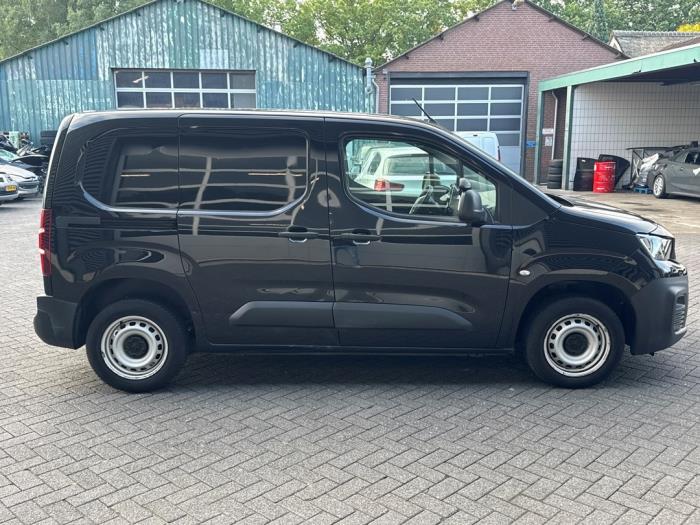 Peugeot Partner 1.5 BlueHDi 75 Skadat fordon (2019, ZWART)