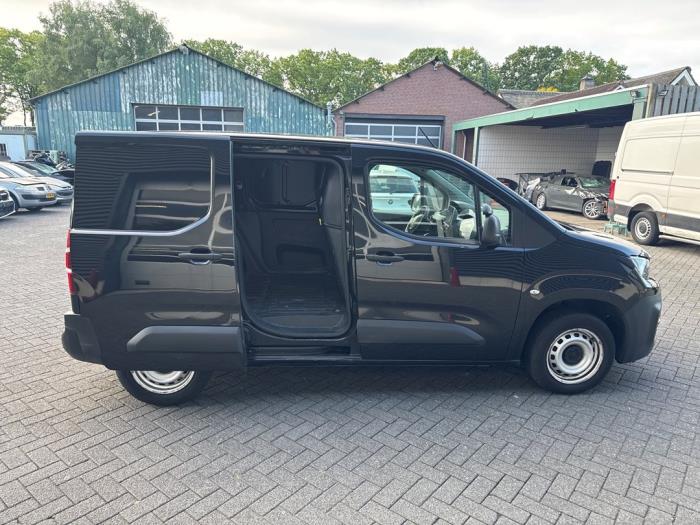 Peugeot Partner 1.5 BlueHDi 75 Skadat fordon (2019, ZWART)