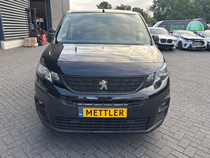 Peugeot Partner 1.5 BlueHDi 75 Skadat fordon (2019, ZWART)
