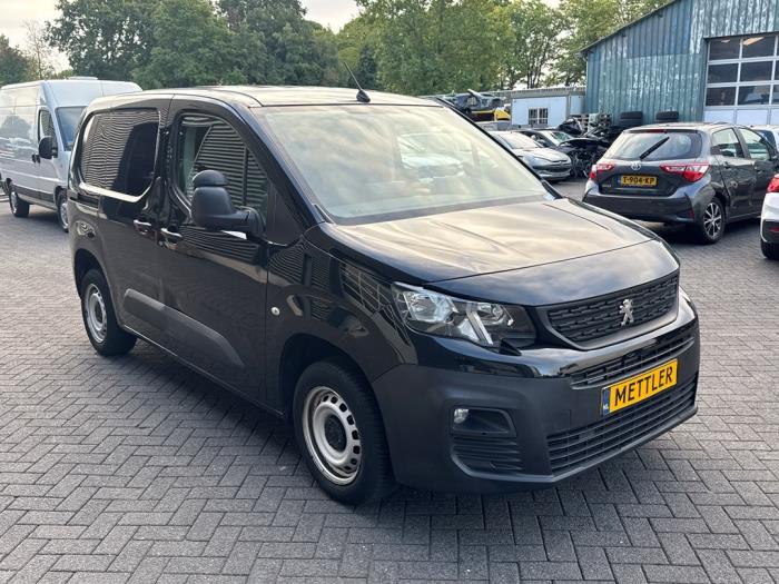 Peugeot Partner 1.5 BlueHDi 75 Skadat fordon (2019, ZWART)
