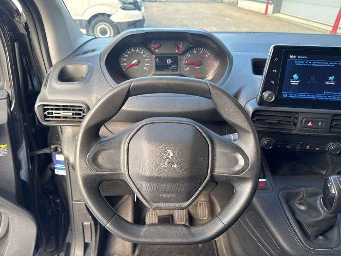 Peugeot Partner 1.5 BlueHDi 75 Skadat fordon (2019, ZWART)
