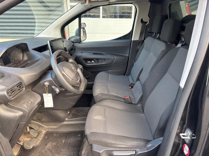 Peugeot Partner 1.5 BlueHDi 75 Skadat fordon (2019, ZWART)