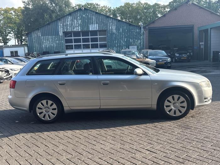 Audi A4 Avant 2.0 20V Unfallauto (2006, Grau)
