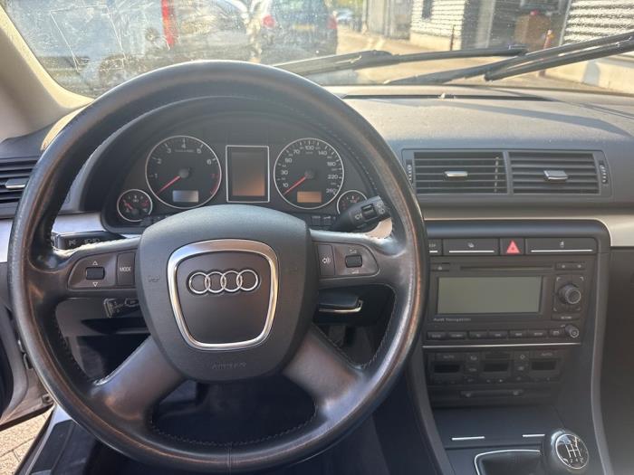 Audi A4 Avant 2.0 20V Unfallauto (2006, Grau)