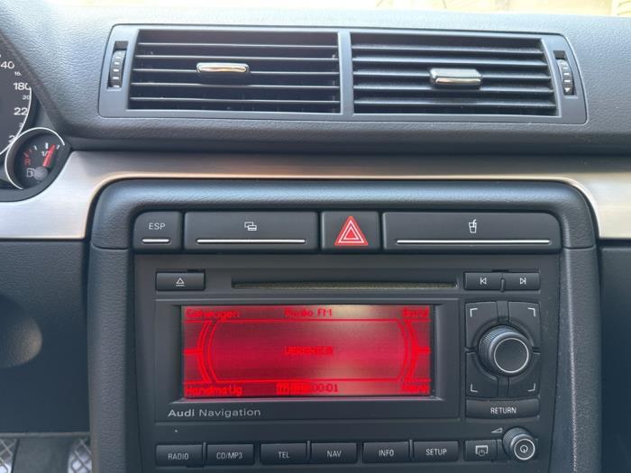 Audi A4 Avant 2.0 20V Unfallauto (2006, Grau)