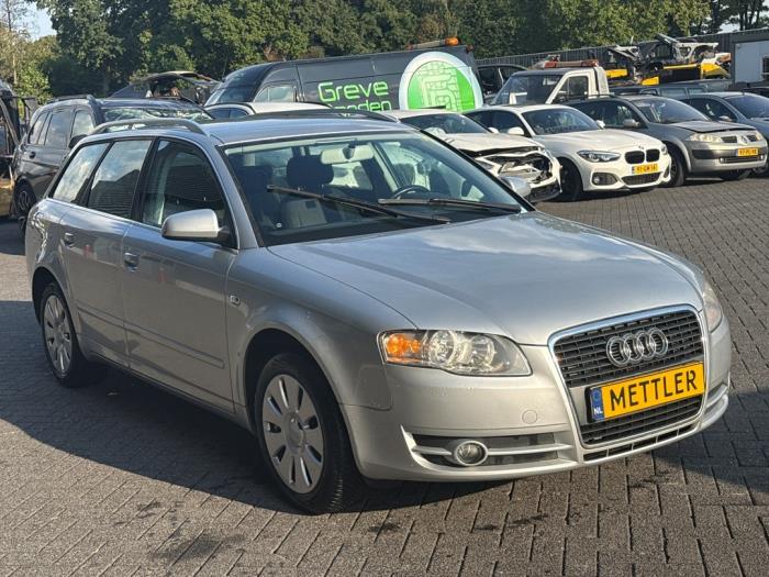 Audi A4 Avant 2.0 20V Unfallauto (2006, Grau)
