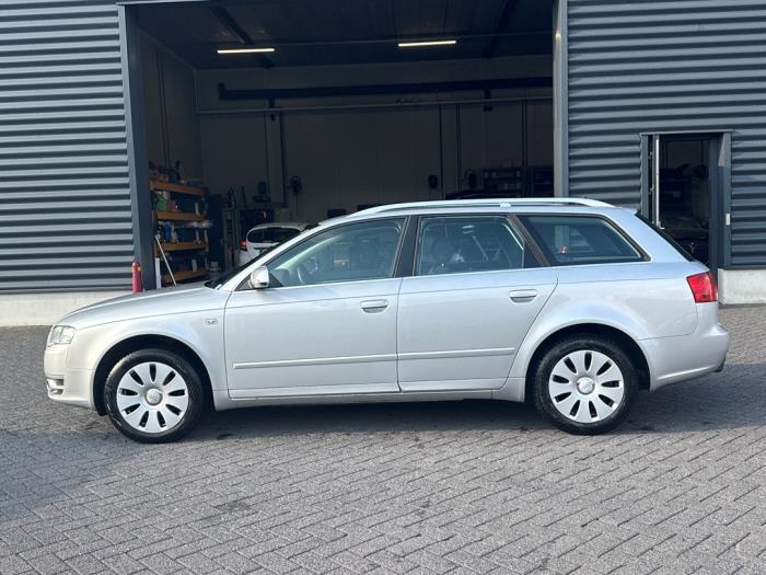 Audi A4 Avant 2.0 20V Unfallauto (2006, Grau)