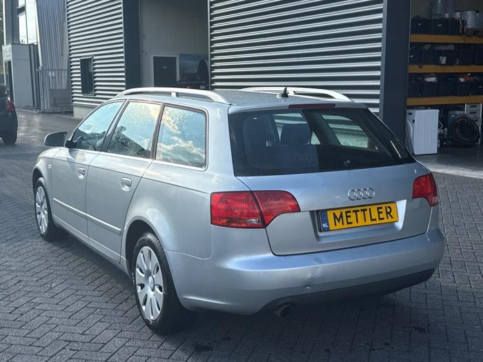 Audi A4 Avant 2.0 20V Unfallauto (2006, Grau)