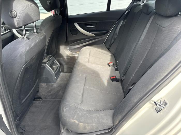 BMW 3 serie 320i 2.0 16V Skadat fordon (2012, WIT)