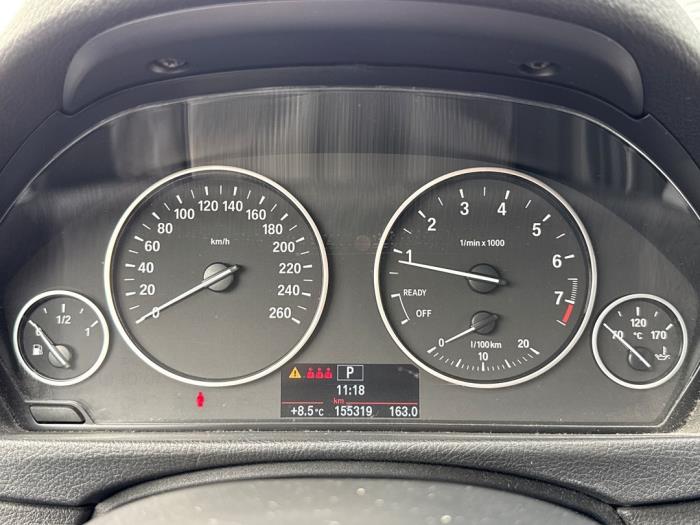 BMW 3 serie 320i 2.0 16V Skadat fordon (2012, WIT)