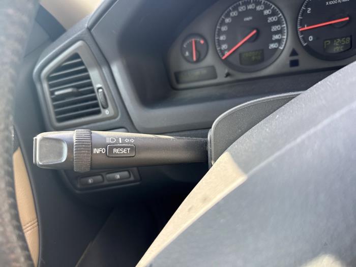 Volvo S60 I 2.4 20V 170 Unfallauto (2001, Grün)