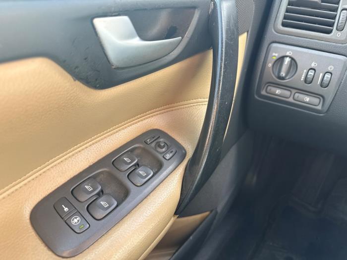 Volvo S60 I 2.4 20V 170 Unfallauto (2001, Grün)