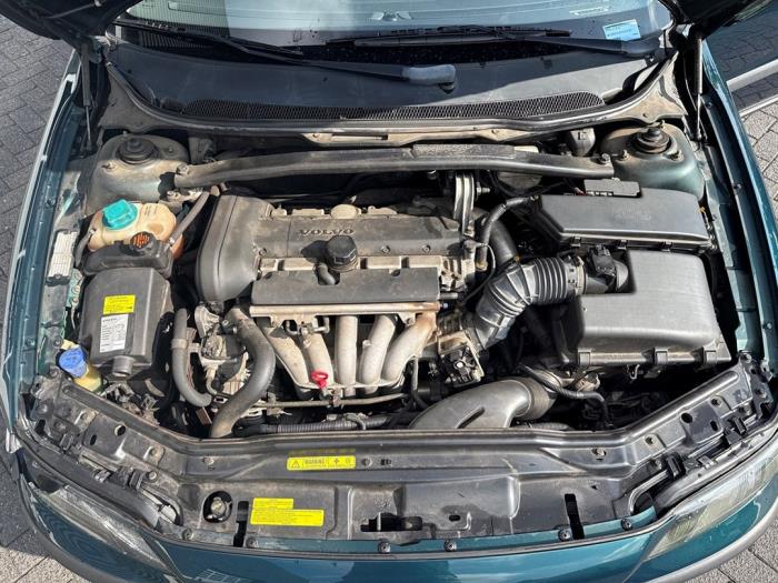 Volvo S60 I 2.4 20V 170 Unfallauto (2001, Grün)