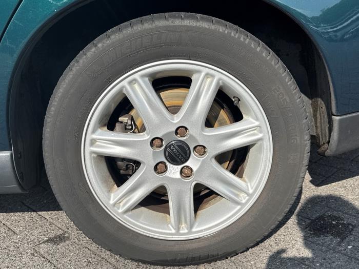 Volvo S60 I 2.4 20V 170 Unfallauto (2001, Grün)