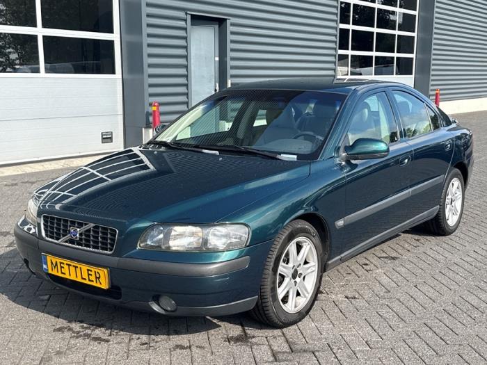 Volvo S60 I 2.4 20V 170 Unfallauto (2001, Grün)
