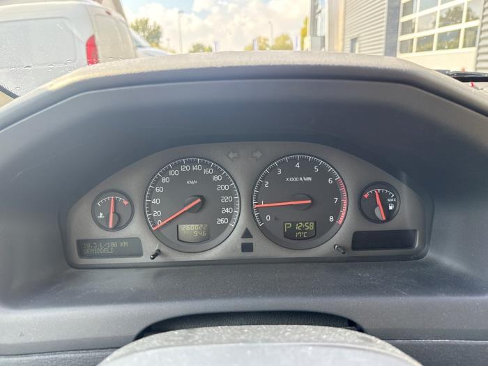 Volvo S60 I 2.4 20V 170 Unfallauto (2001, Grün)