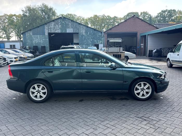 Volvo S60 I 2.4 20V 170 Unfallauto (2001, Grün)
