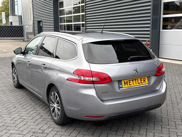 Peugeot 308 SW 1.2 12V e-THP PureTech 130 Unfallauto (2016, Grau)