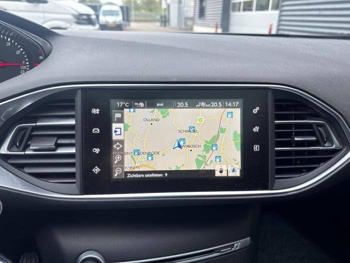 Peugeot 308 SW 1.2 12V e-THP PureTech 130 Unfallauto (2016, Grau)