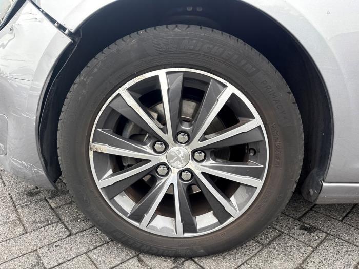 Peugeot 308 SW 1.2 12V e-THP PureTech 130 Unfallauto (2016, Grau)