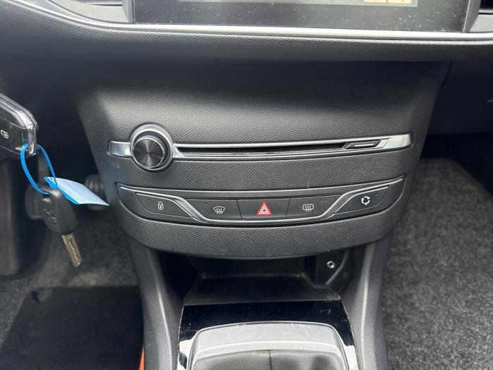 Peugeot 308 SW 1.2 12V e-THP PureTech 130 Unfallauto (2016, Grau)