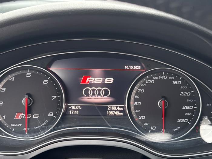 Audi RS 6 Avant 4.0 V8 TFSI 32V Voiture accidentée (2015, Gris)