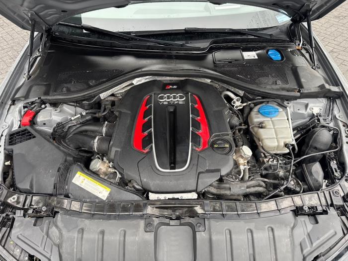 Audi RS 6 Avant 4.0 V8 TFSI 32V Voiture accidentée (2015, Gris)