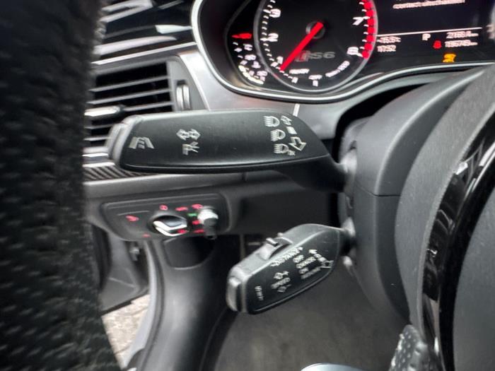 Audi RS 6 Avant 4.0 V8 TFSI 32V Voiture accidentée (2015, Gris)