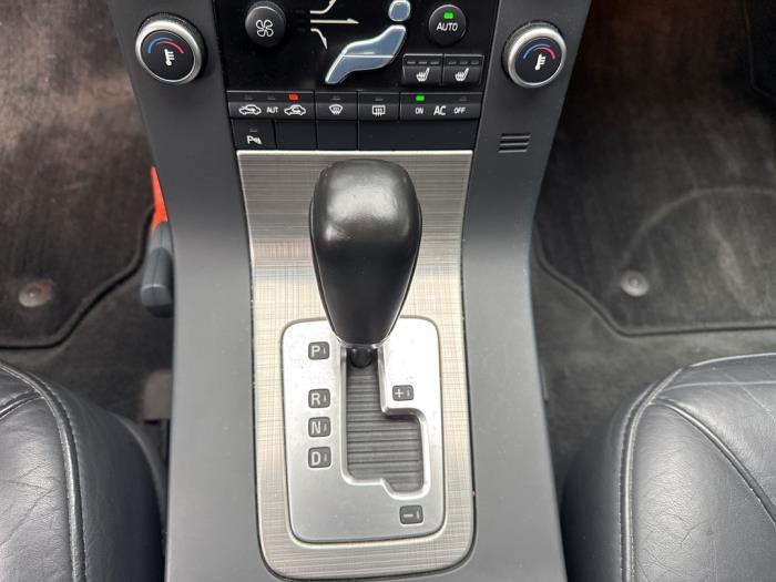 Volvo S80 2.4 D 20V Skadat fordon (2008, GRIJS)