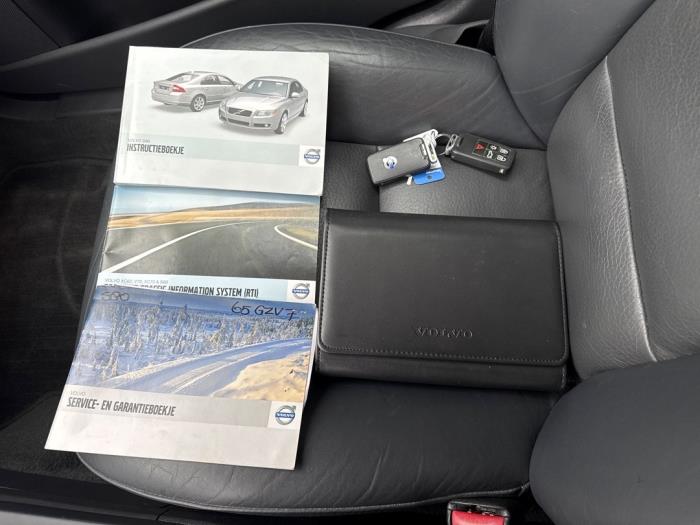 Volvo S80 2.4 D 20V Skadat fordon (2008, GRIJS)