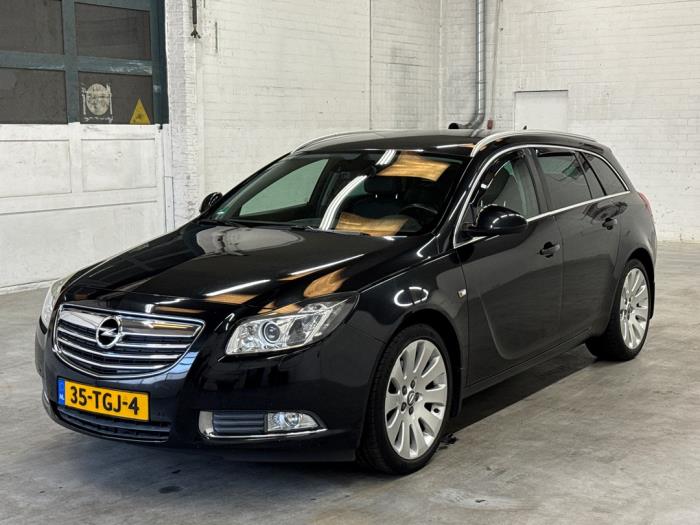Opel Insignia Sports Tourer 2.0 Turbo 16V Bio-Ethanol E85 4x4  (Szkoda)
