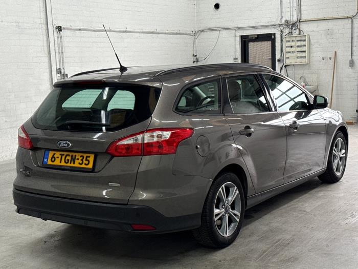 Ford Focus 3 Wagon 1.0 Ti-VCT EcoBoost 12V 100 Samochód uszkodzony (2014, Brazowy)