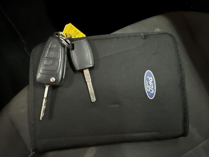 Ford Focus 3 Wagon 1.0 Ti-VCT EcoBoost 12V 100 Samochód uszkodzony (2014, Brazowy)