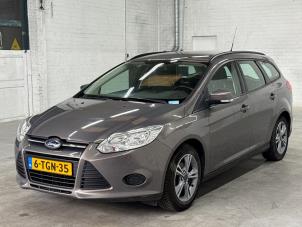 Ford Focus 3 Wagon 1.0 Ti-VCT EcoBoost 12V 100 Samochód uszkodzony (2014, Brazowy)