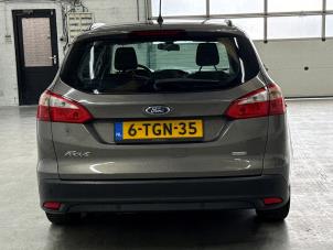Ford Focus 3 Wagon 1.0 Ti-VCT EcoBoost 12V 100 Samochód uszkodzony (2014, Brazowy)