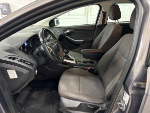 Ford Focus 3 Wagon 1.0 Ti-VCT EcoBoost 12V 100 Samochód uszkodzony (2014, Brazowy)