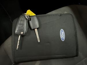 Ford Focus 3 Wagon 1.0 Ti-VCT EcoBoost 12V 100 Samochód uszkodzony (2014, Brazowy)